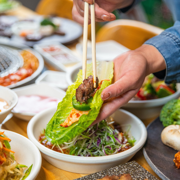 BBQ table serving